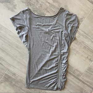 Top with flowy sleeves and zipper